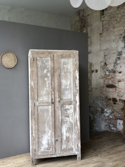 Armoire wabi sabi