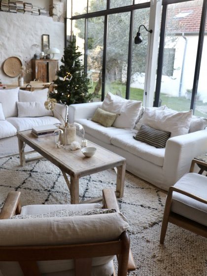 Table basse en bois blond bords arrondis