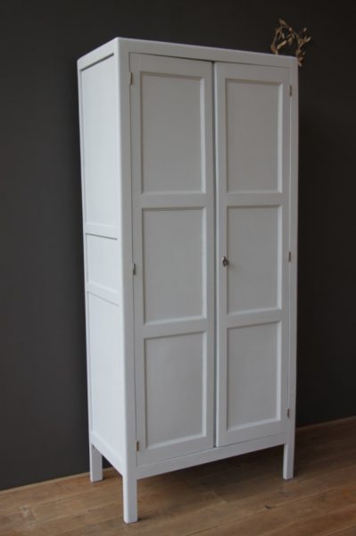 Armoire parisienne