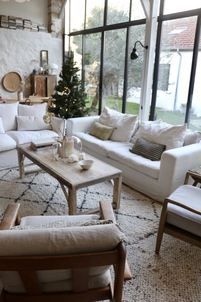 Table basse en bois blond bords arrondis